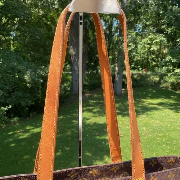 LOUIS VUITTON Luco Monogram Tote Shoulder Bag – EUC ✨ - Picture 5 of 15